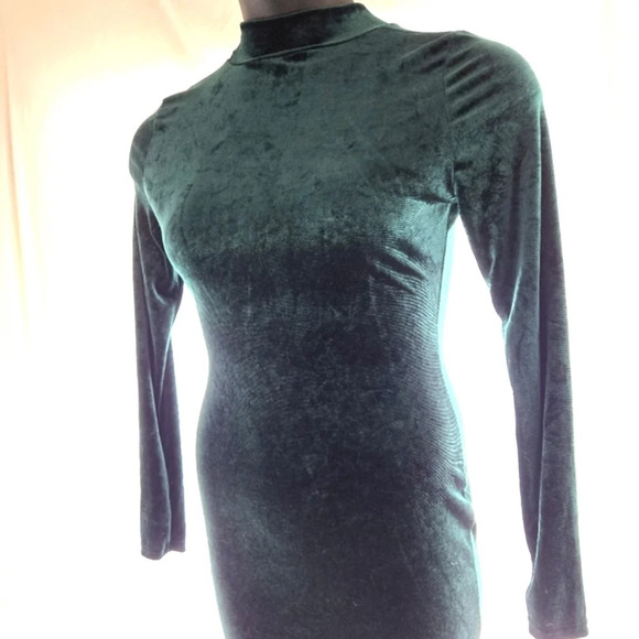 Hunter Green Velvet Long Sleeve Dress - Picture 3 of 8